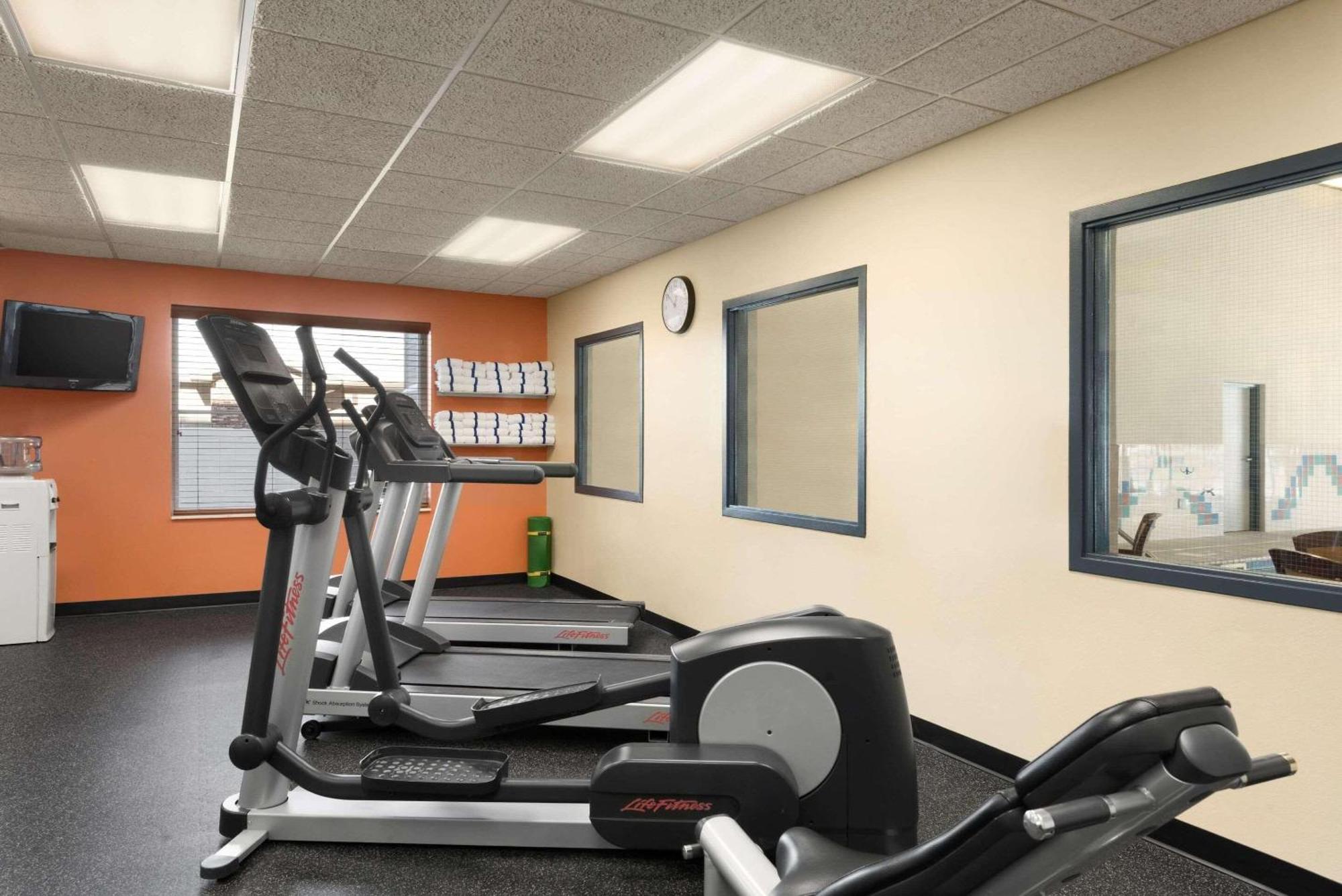Country Inn & Suites By Radisson, Duluth North, Mn Bagian luar foto
